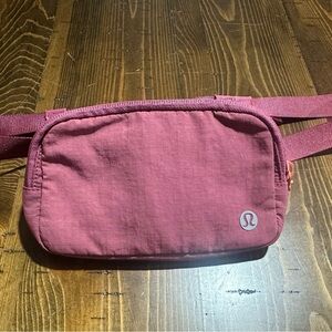 Lululemon Pink Everywhere Belt Bag EUC